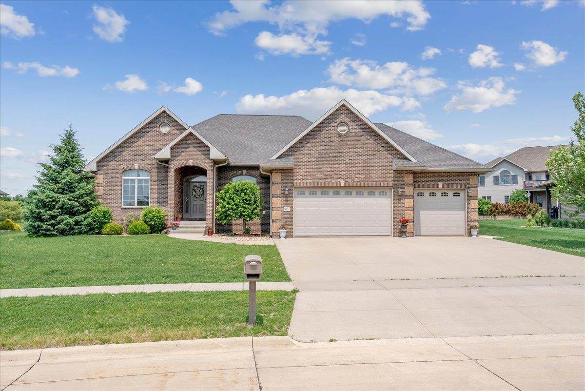 4032 Wynnewood Drive - Photo 1