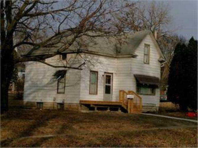 823 Glenwood Street - Photo 1