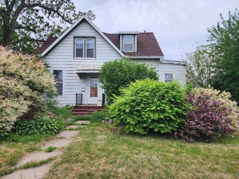 210 4th Avenue - Photo 1