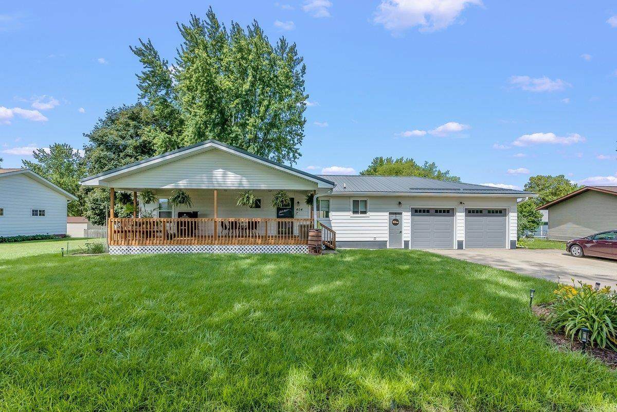 404 Roxanne Drive - Photo 1