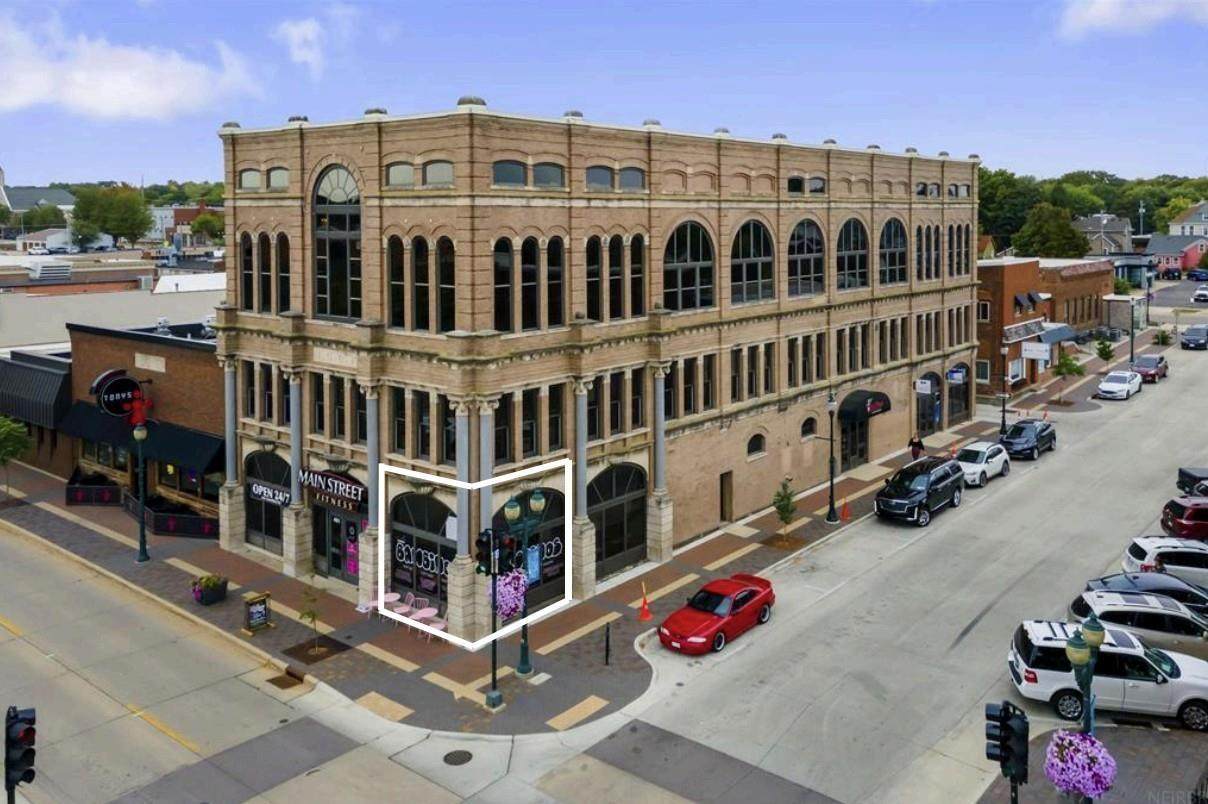 401 Main Street - Photo 1