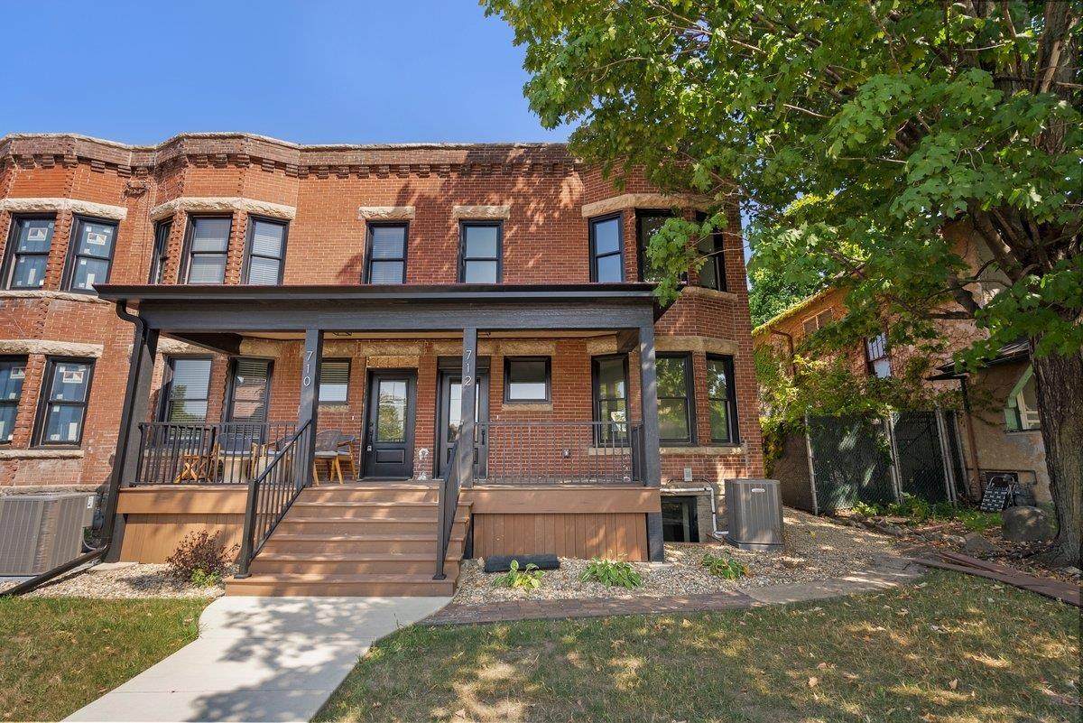 712 Main Street - Photo 1