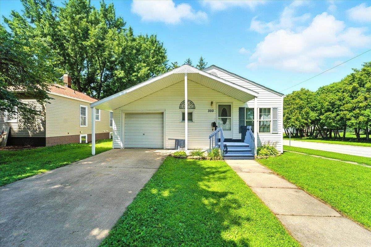 300 6th Avenue - Photo 1