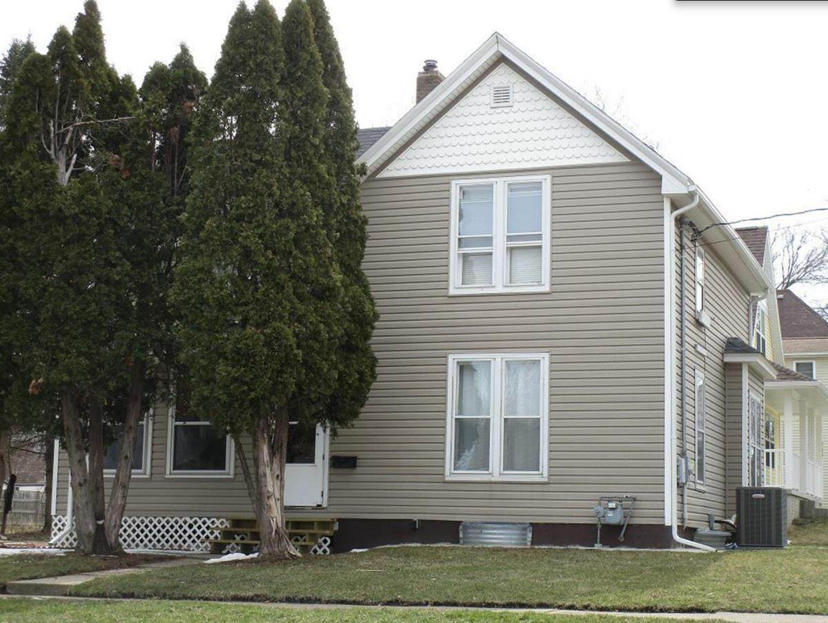 827 7th Street - Photo 1