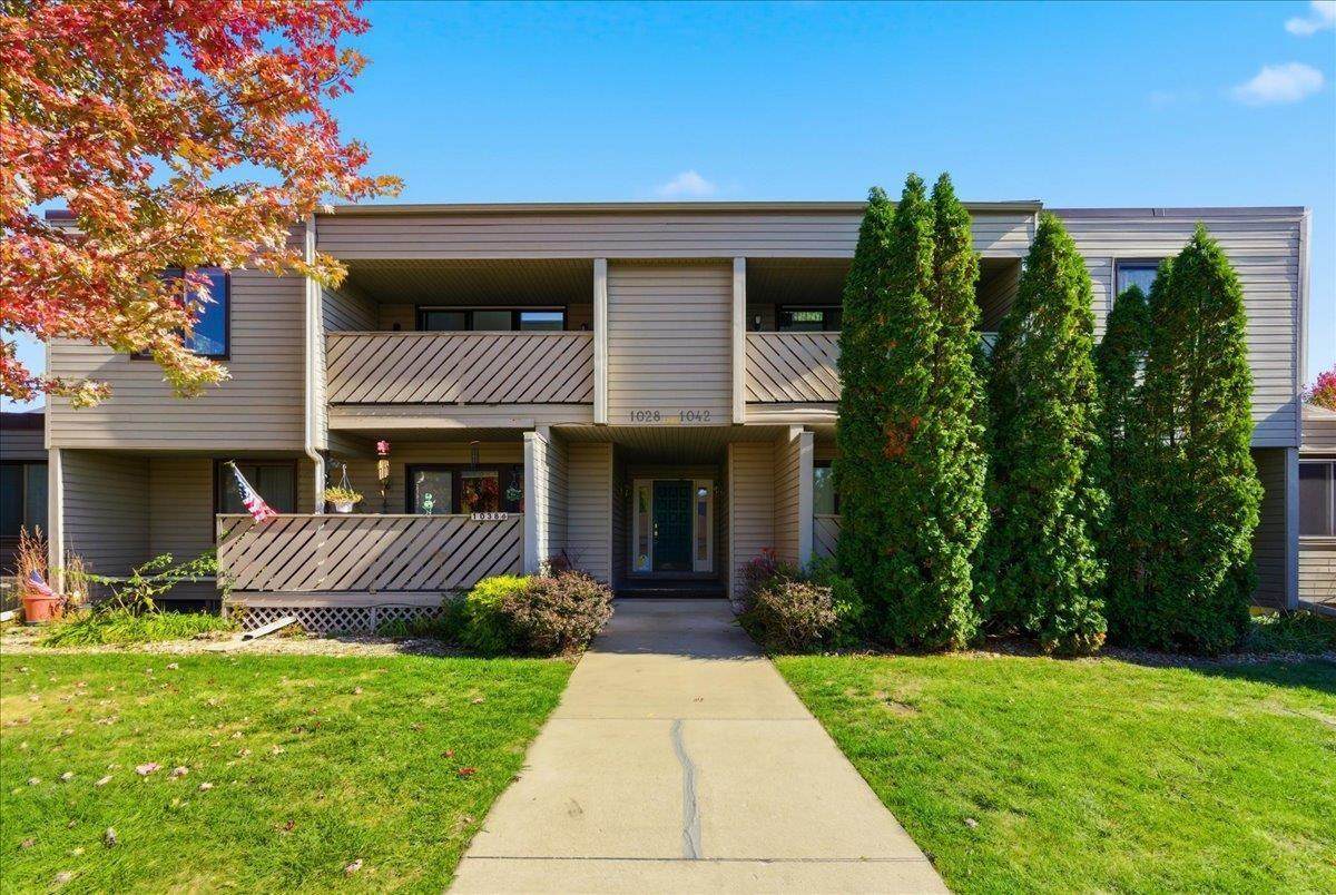 1036 Prairie Meadow Court - Photo 1