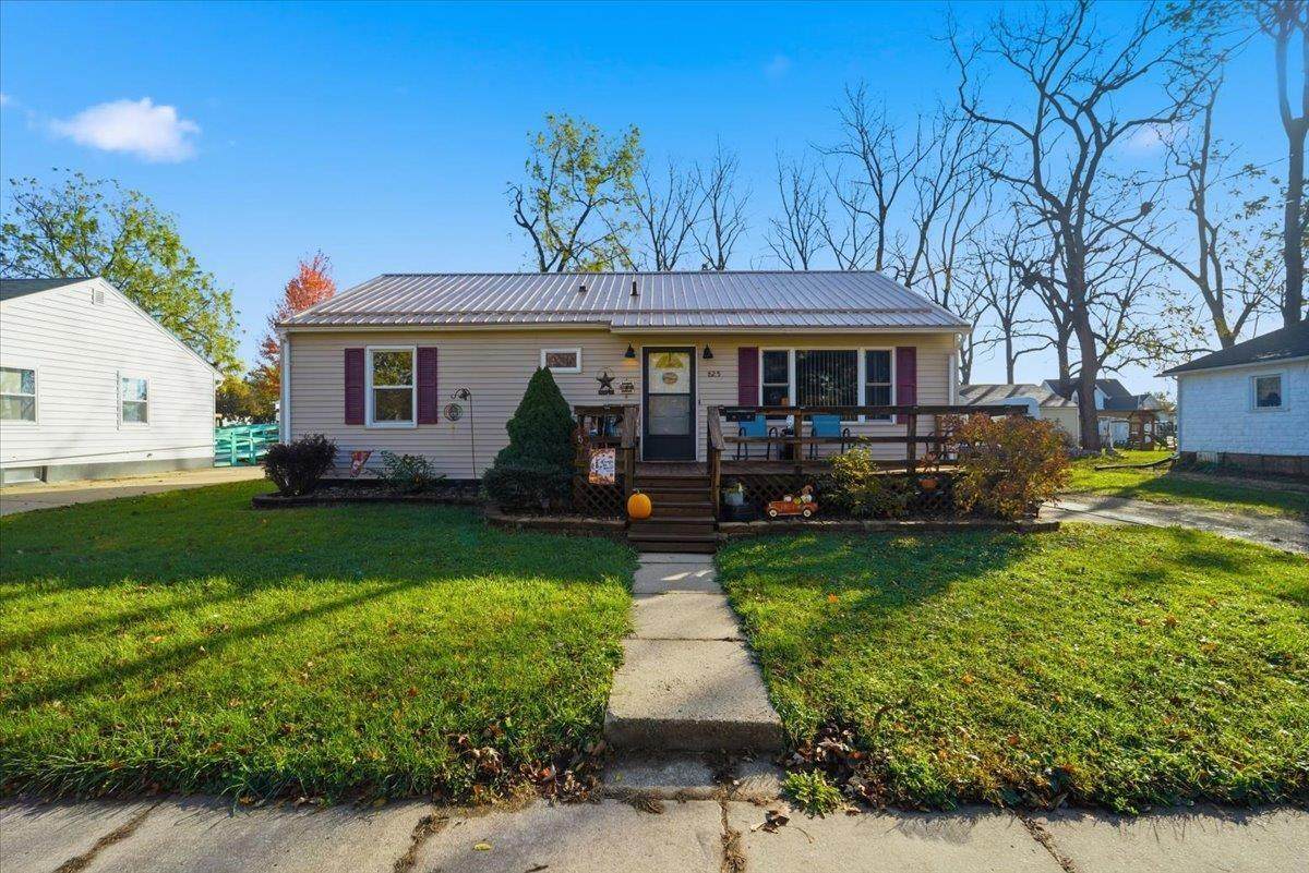 825 1ST AVE SW - Photo 1