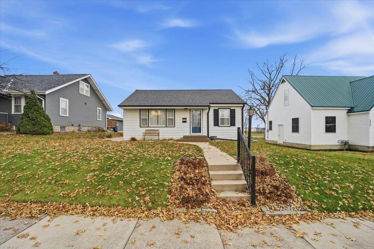 1847 Forest Avenue - Photo 1