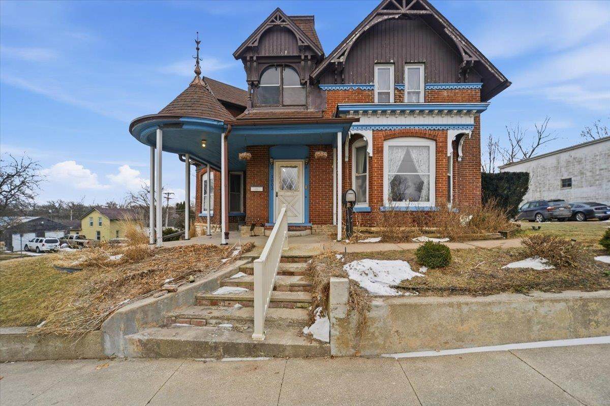 1003 Edgington - Photo 1