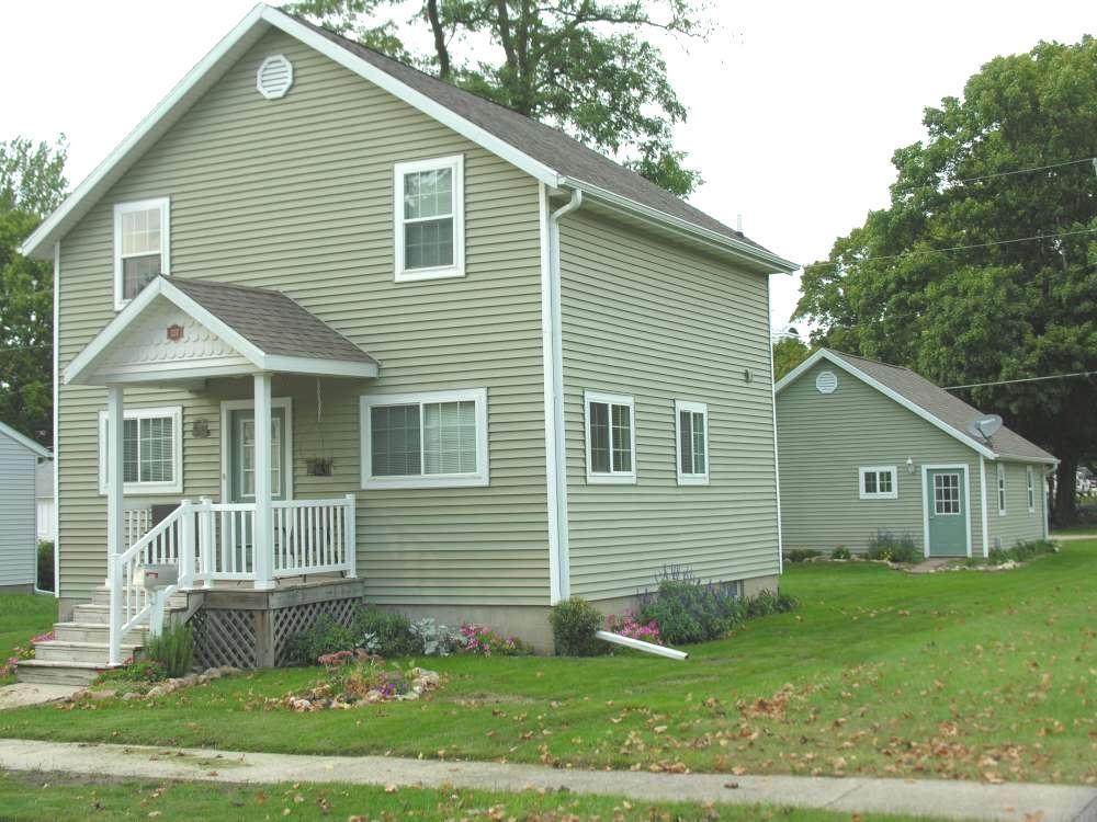 527 Oak Street - Photo 1