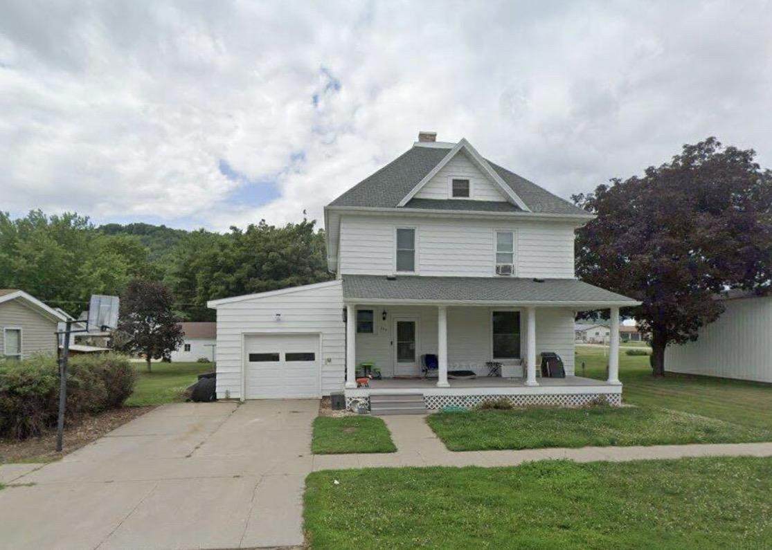 355 2 Street - Photo 1