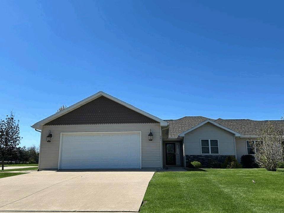 301 Meadow Lane - Photo 1