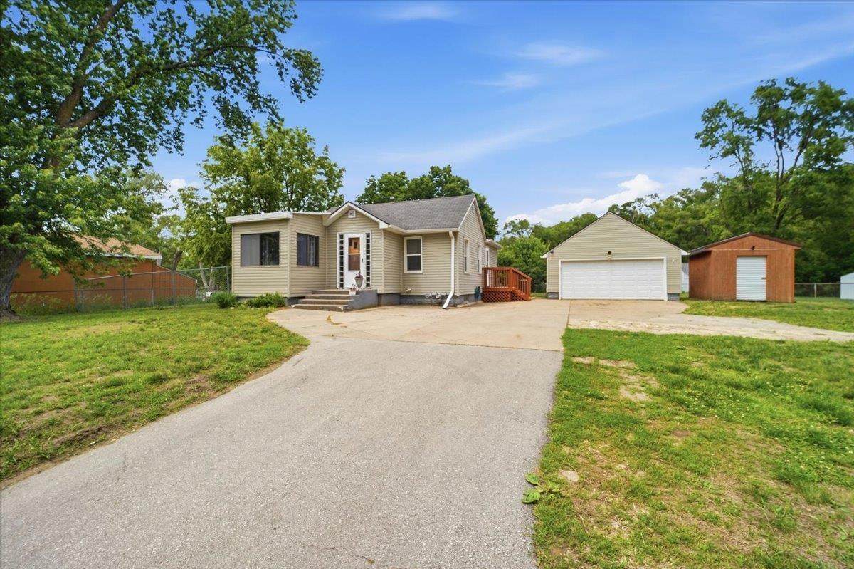 1415 Dearborn Avenue - Photo 1