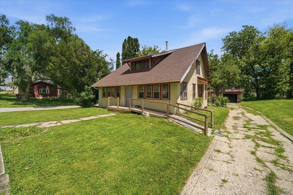 1501 11th Street - Photo 1