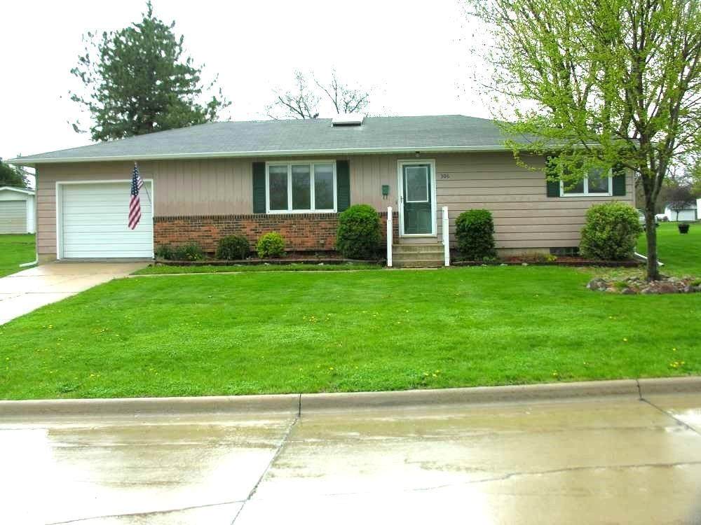 306 7th Street - Photo 1