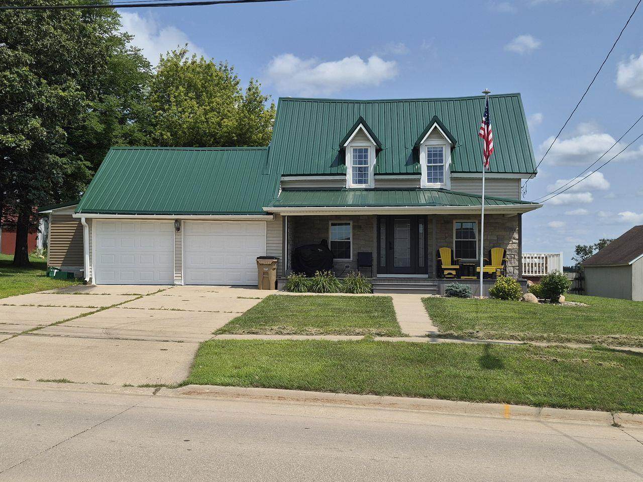 516 Commercial Street - Photo 1
