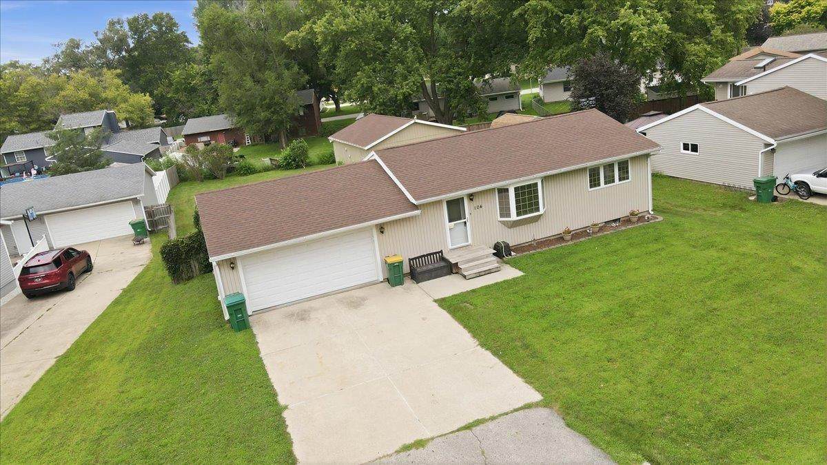 104 Corliss Avenue - Photo 1