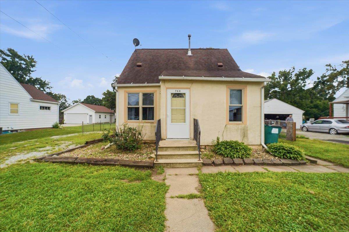 744 Central Avenue - Photo 1