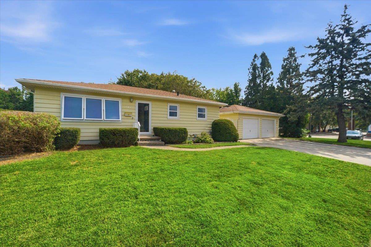 501 Park Lane - Photo 1