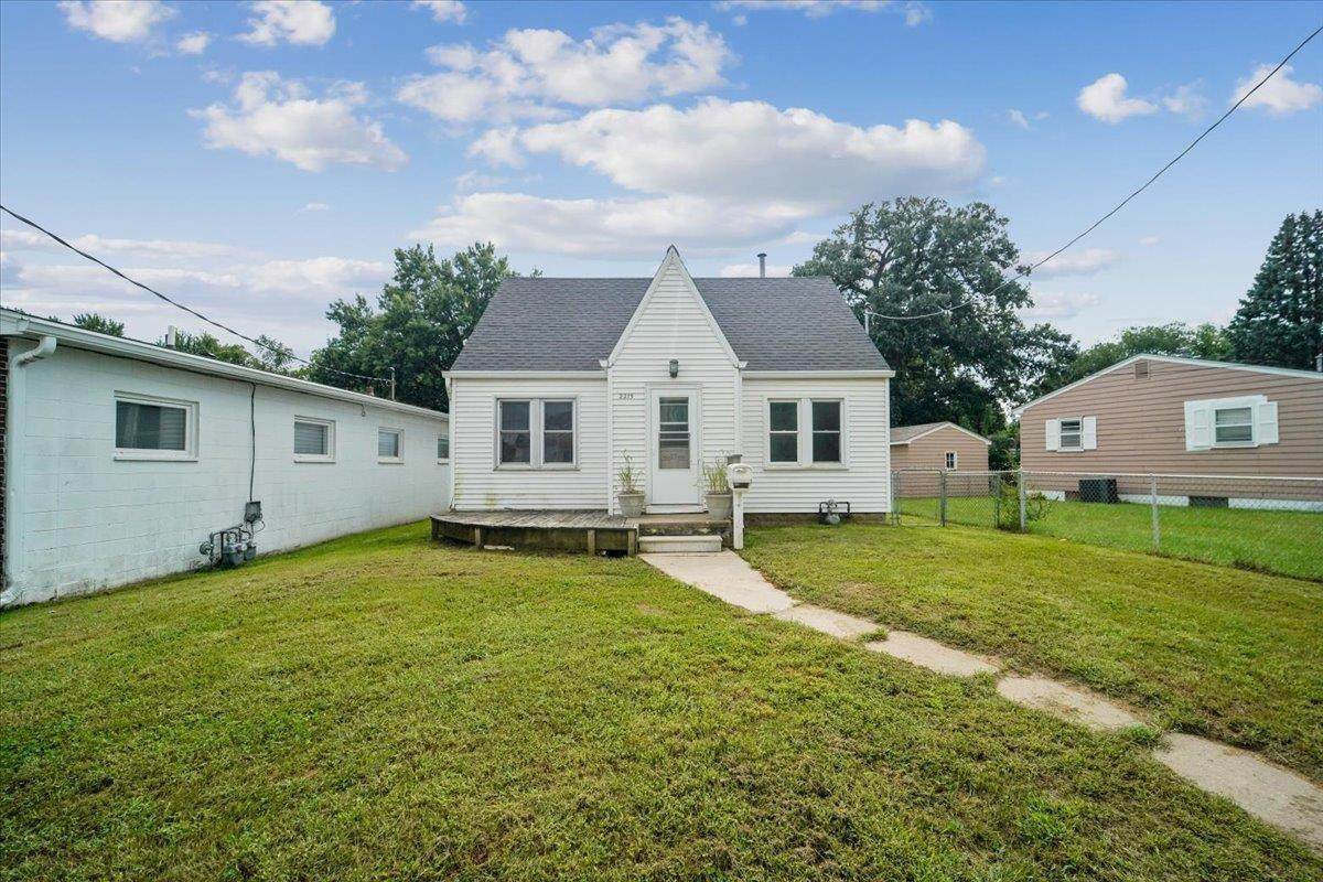 2215 Falls Avenue - Photo 1