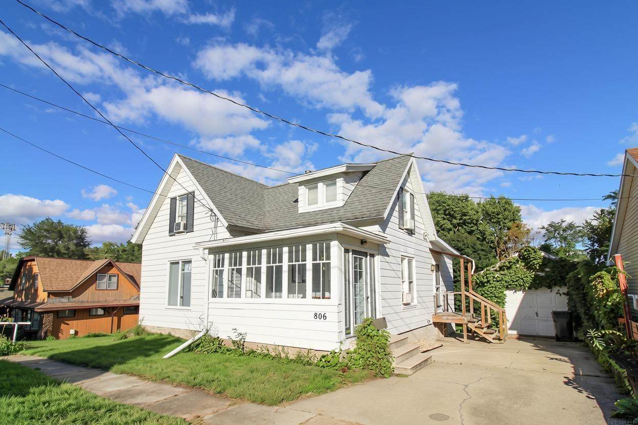 806 Bluff Street - Photo 1