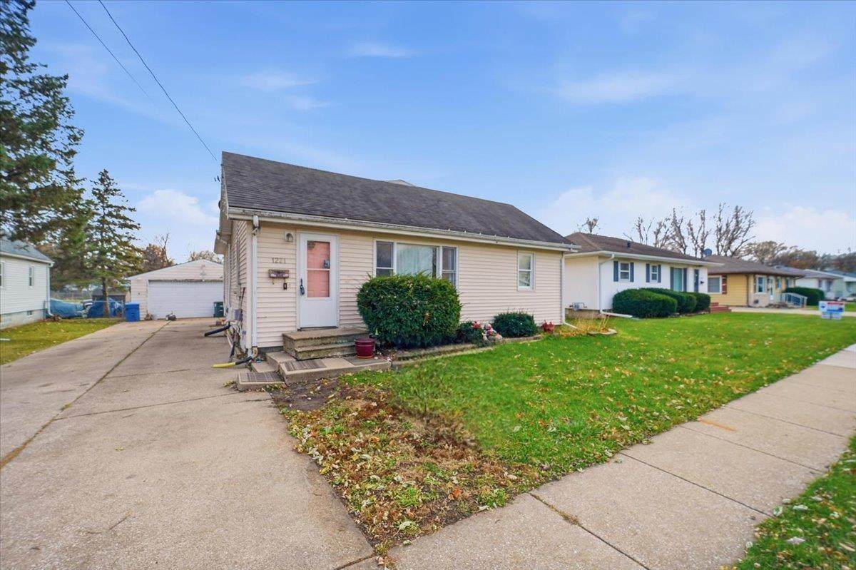 1221 Downing Avenue - Photo 1