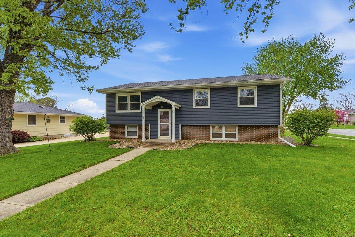 1102 Woodring Drive - Photo 1