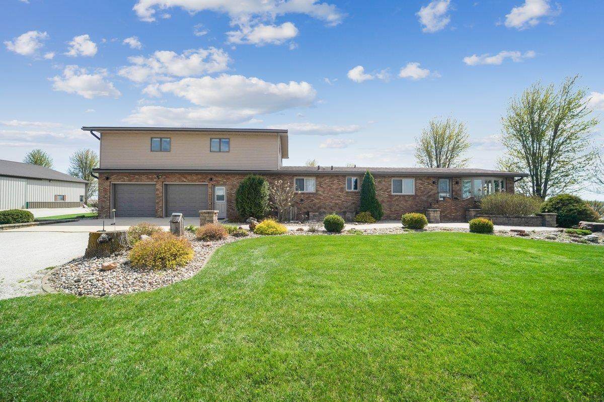 10554 N Avenue - Photo 1