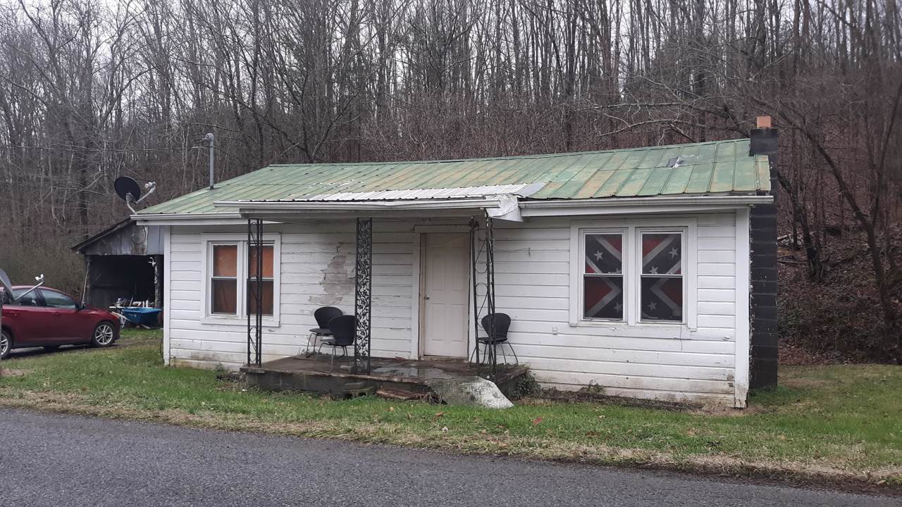 425 Airport Rd - Photo 1