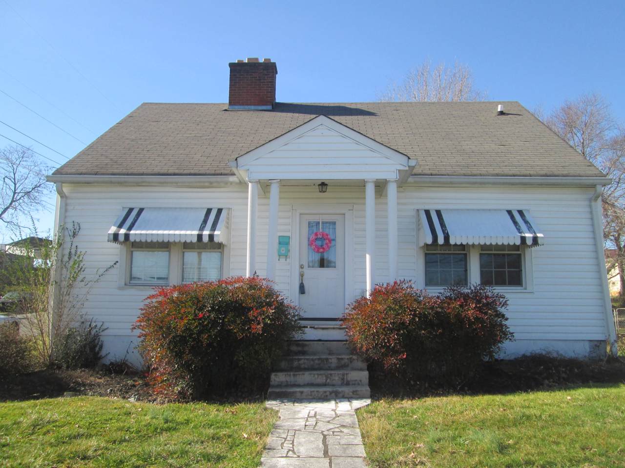 1718 Tremont Avenue - Photo 1