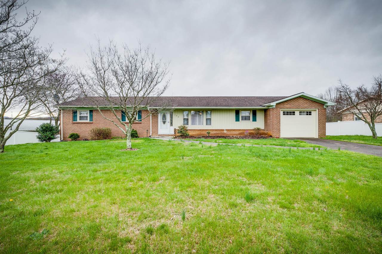 126 Fairlawn Dr - Photo 1