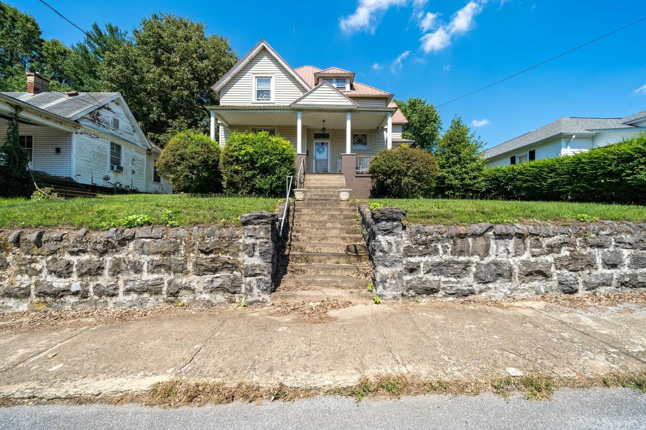612 6th Street - Photo 1