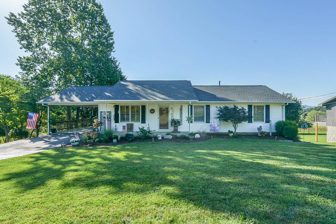 120 Whispering Oaks Drive - Photo 1
