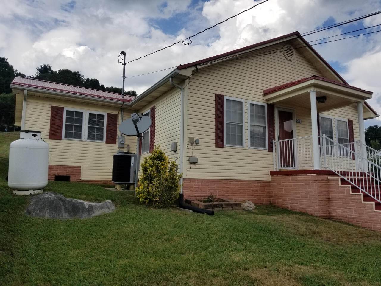 994 West Jackson Street - Photo 1