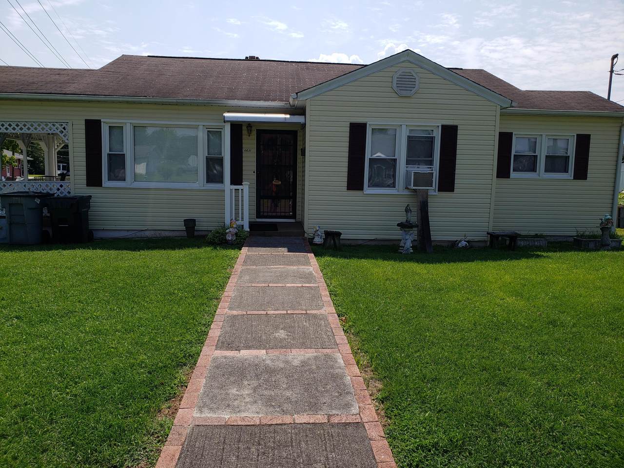 1501 Tremont Avenue - Photo 1