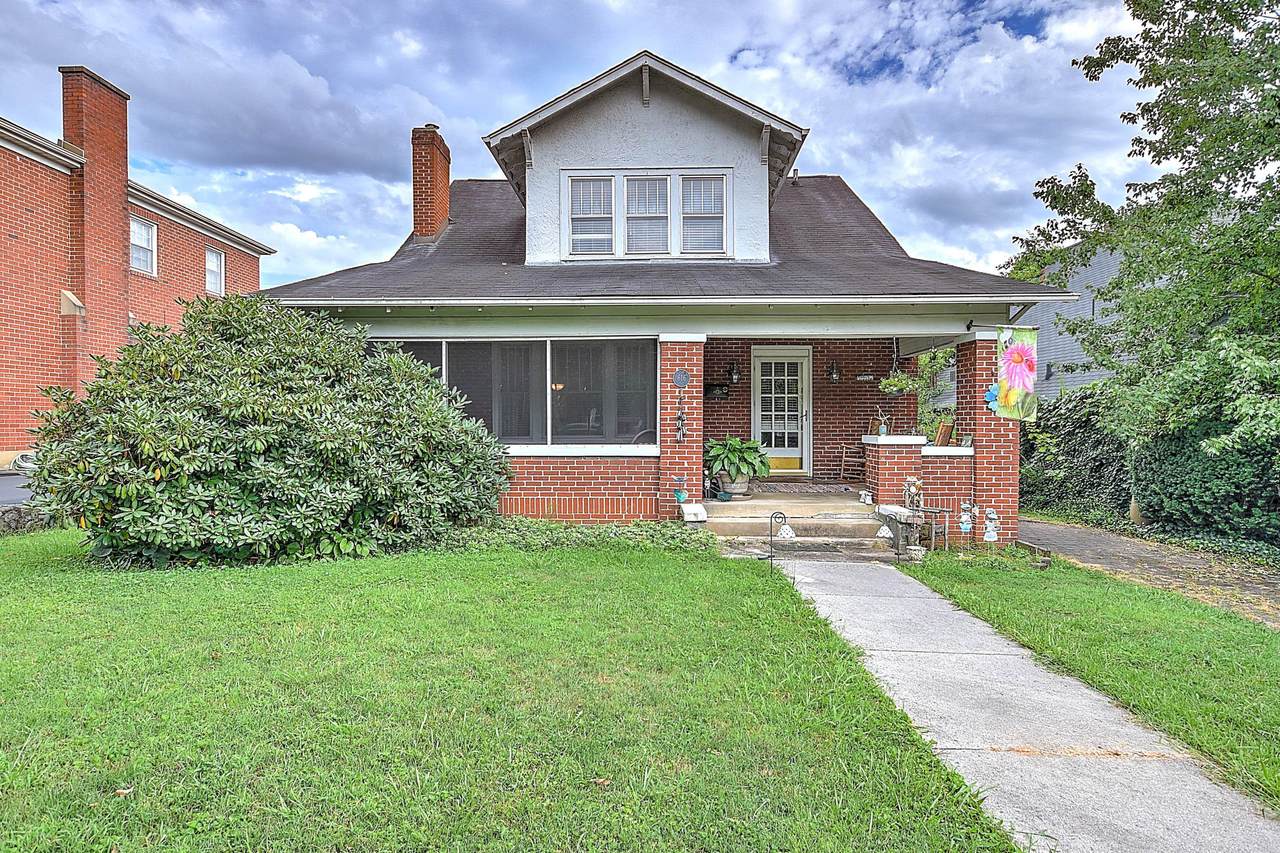 616 Lawrence Avenue - Photo 1