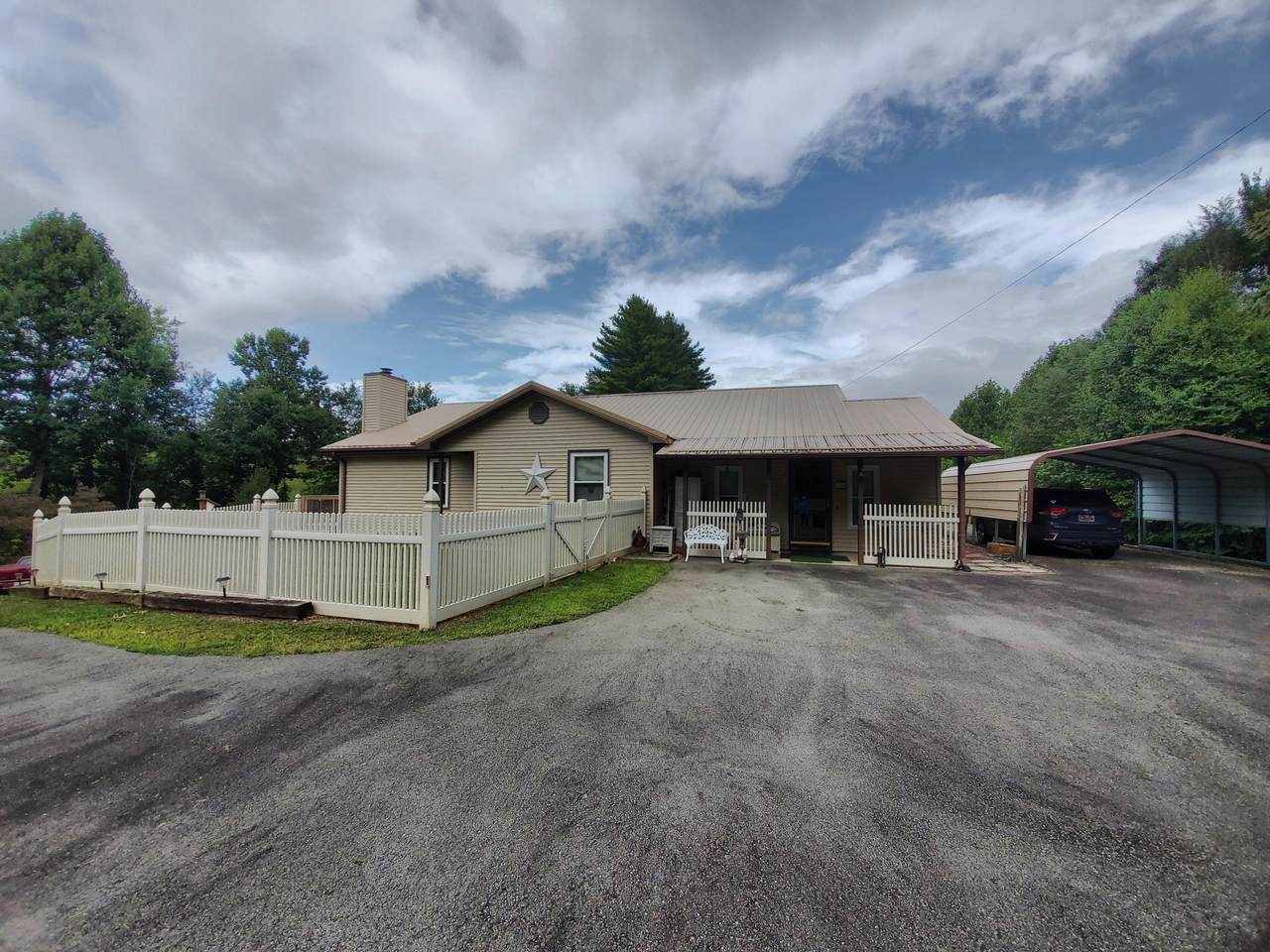 194 Hummingbird Lane Lane - Photo 1