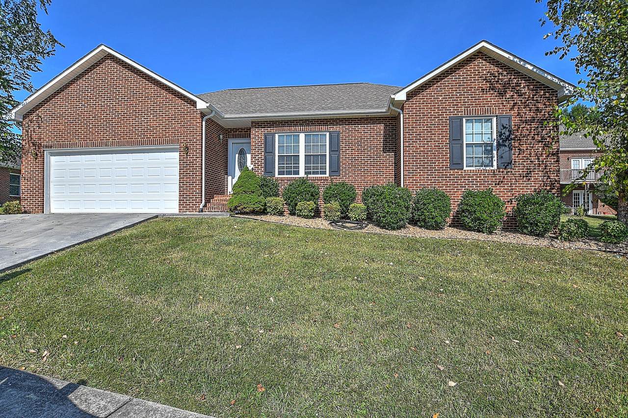 205 Farmington Drive - Photo 1