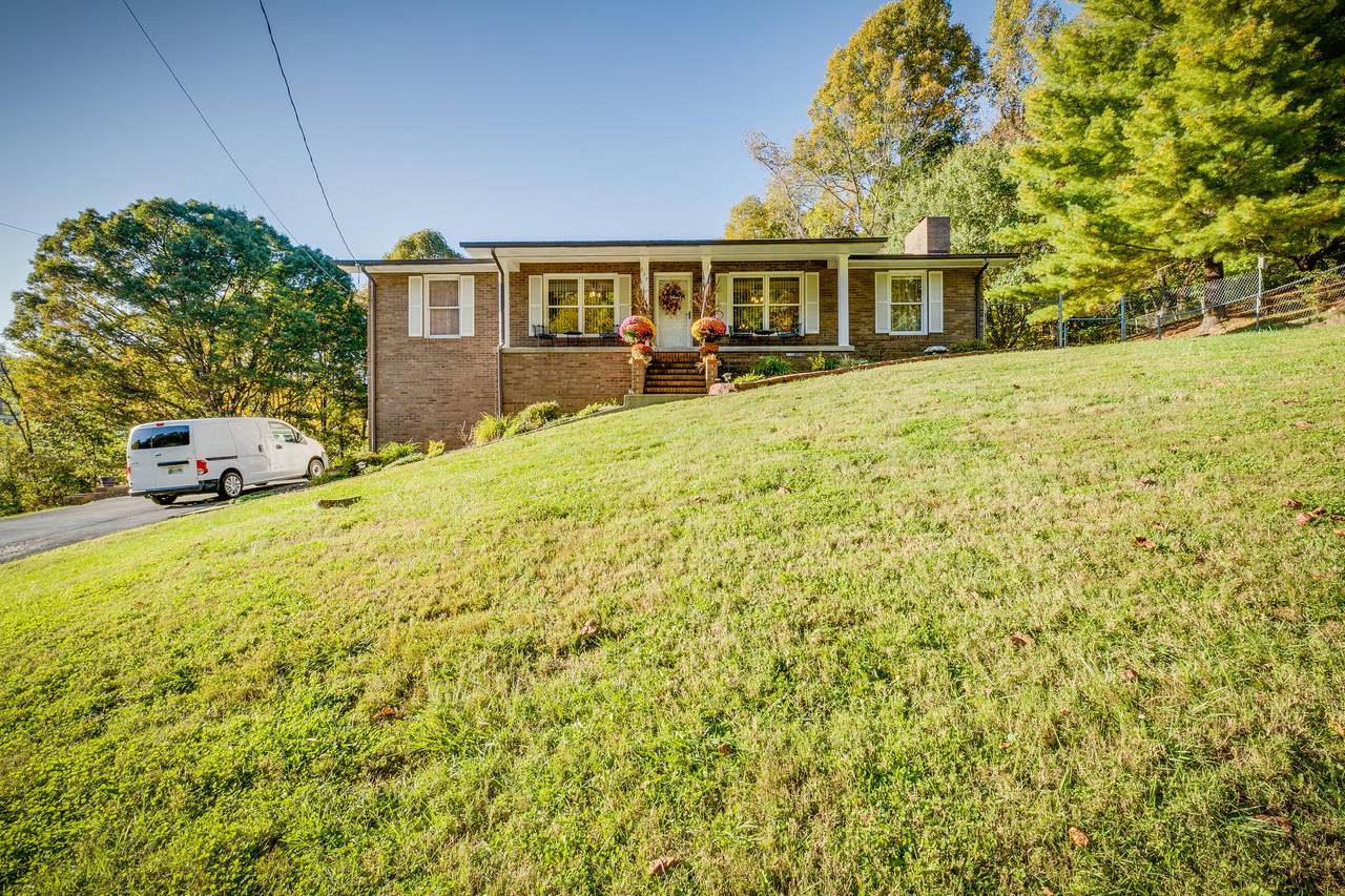 517 Monte Vista Drive - Photo 1