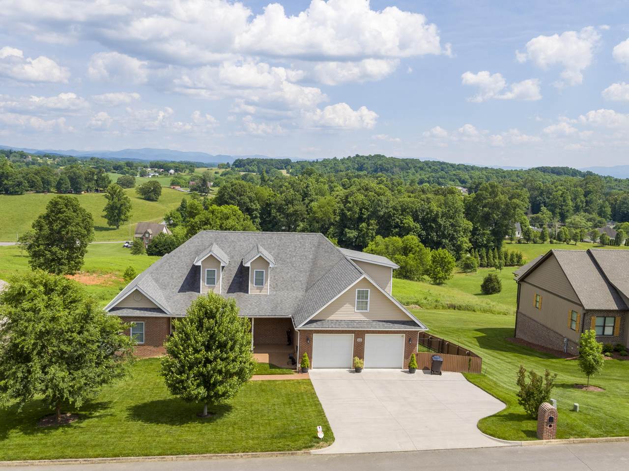 442 Grovemont Place - Photo 1