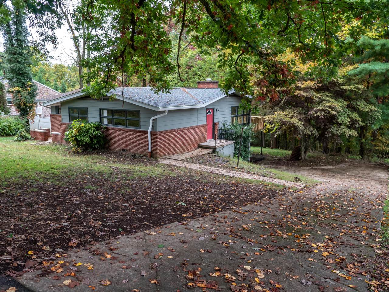 4040 Skyland Drive - Photo 1