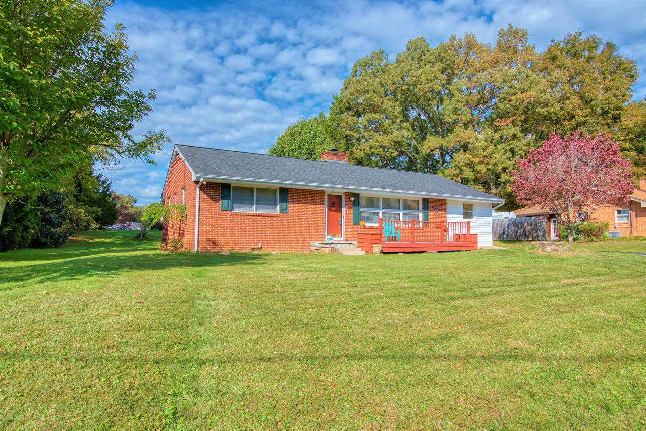 552 Rambling Road - Photo 1