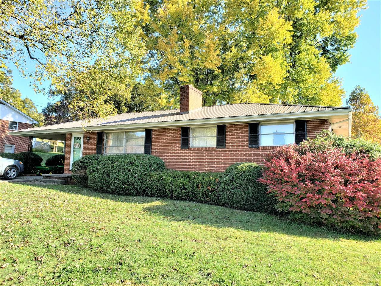 206 Cowan Drive - Photo 1