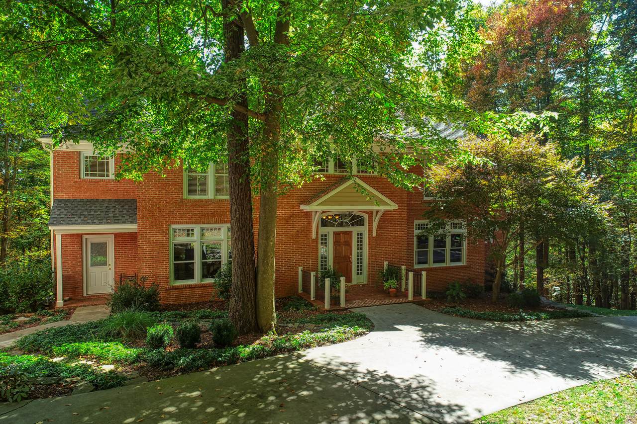 5300 Foxfire Place - Photo 1