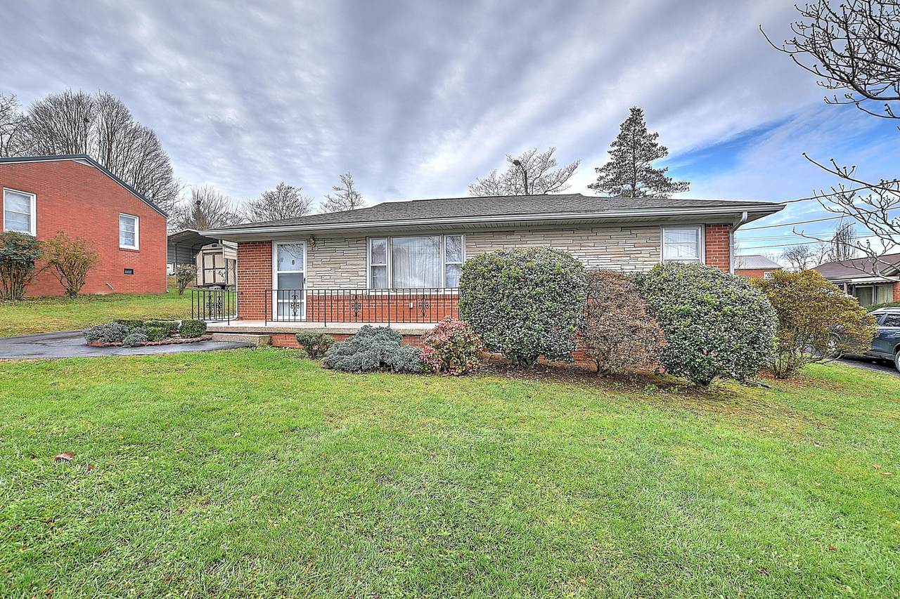 824 Williams Street - Photo 1