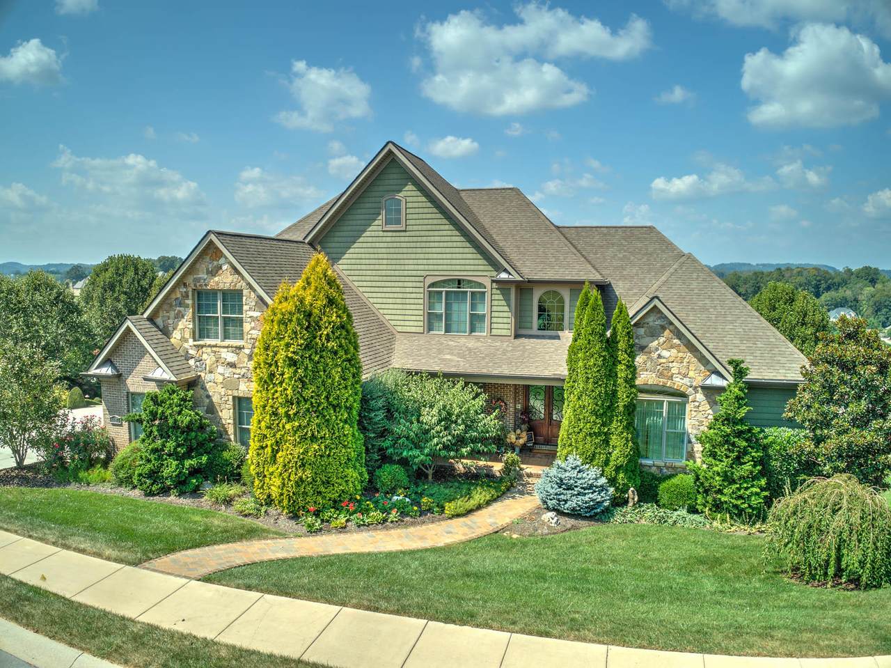 1183 Reserve Place - Photo 1