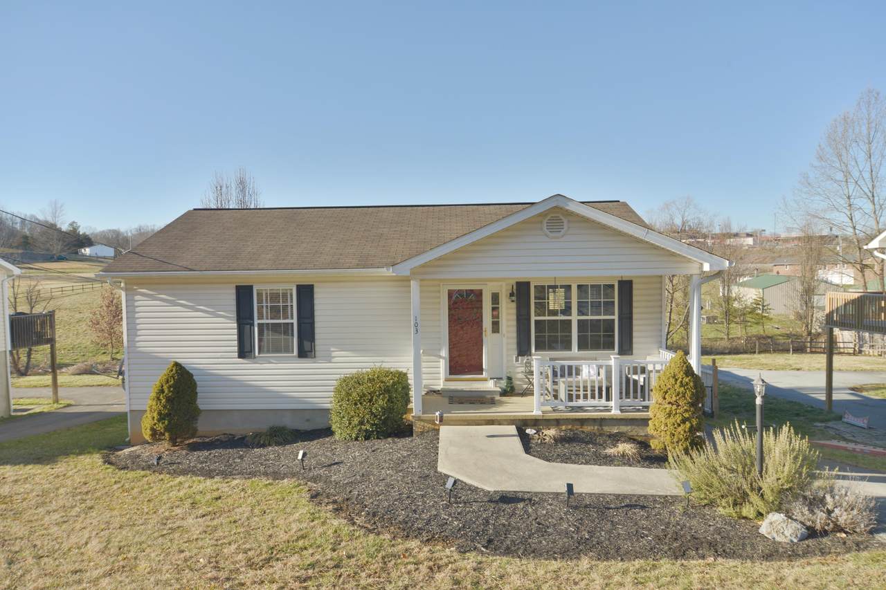 103 Cloverdale Lane - Photo 1