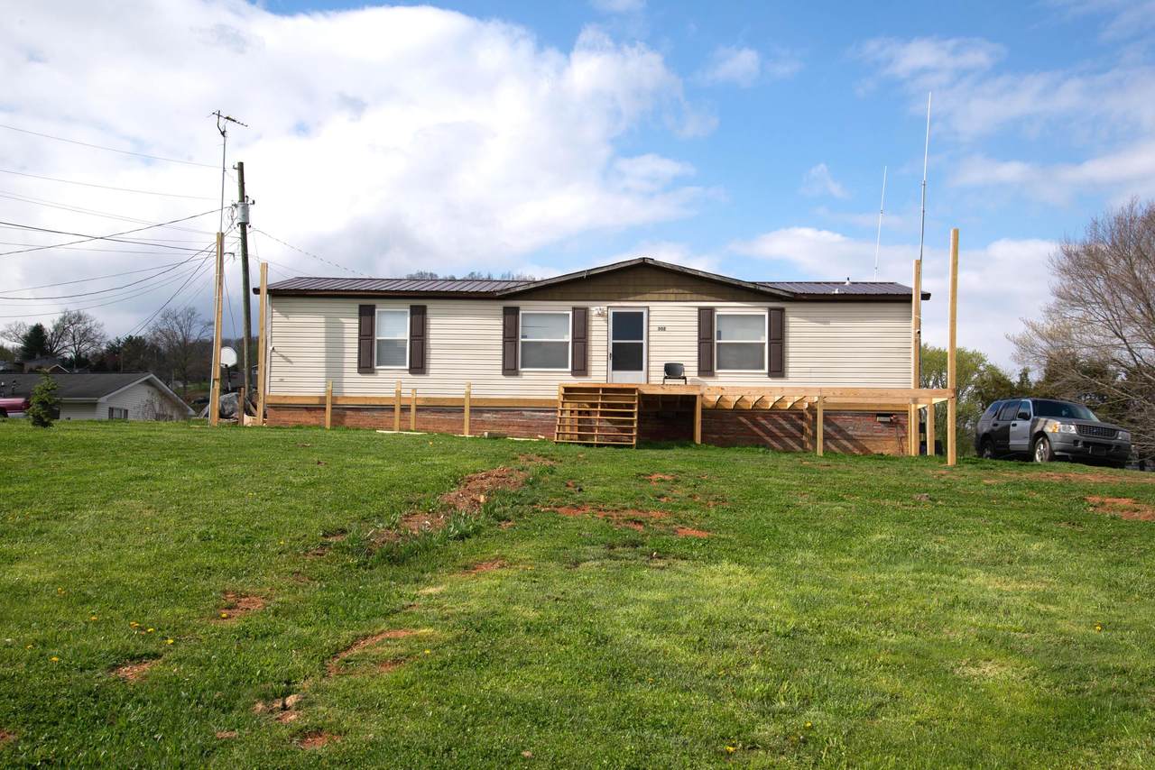 302 Adams Street - Photo 1