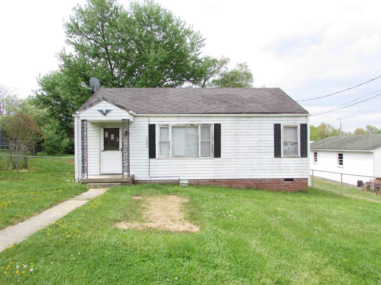 1005 2nd Street - Photo 1