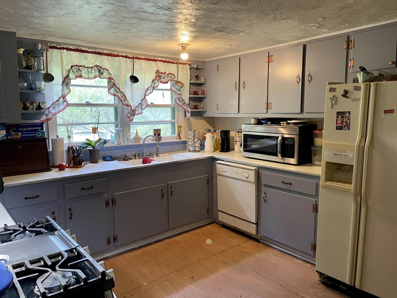 2511 Century Farm Road - Photo 1
