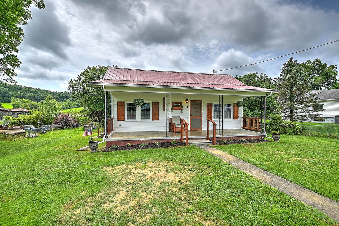 1613 Main Street - Photo 1